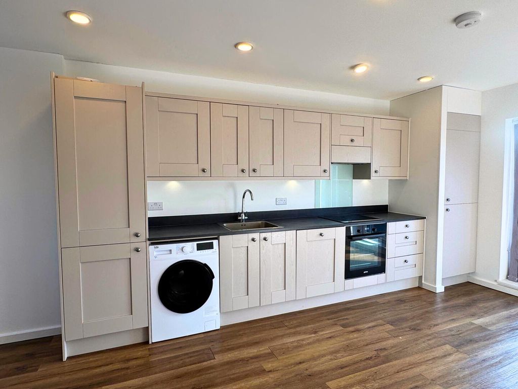 Property photo 2 of 12 Kitchen