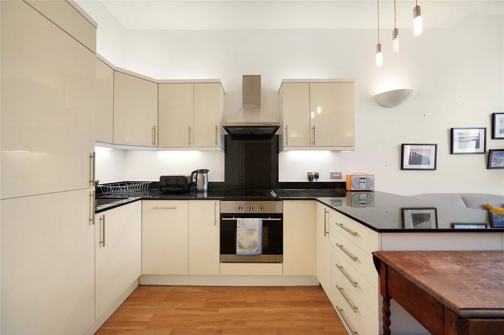 Property photo 3 of 17 Picture No. 22