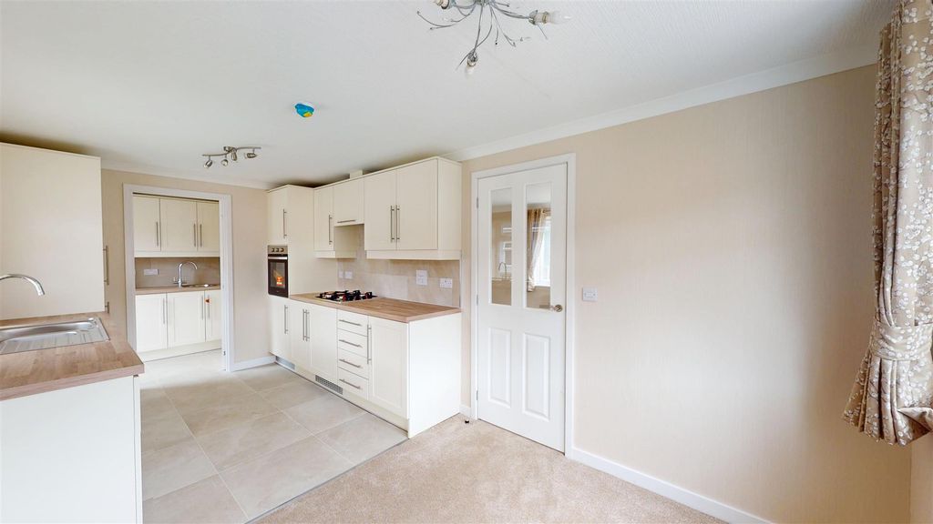 Property photo 3 of 12 6-Pont-Pentre-08182025_093046.Jpg