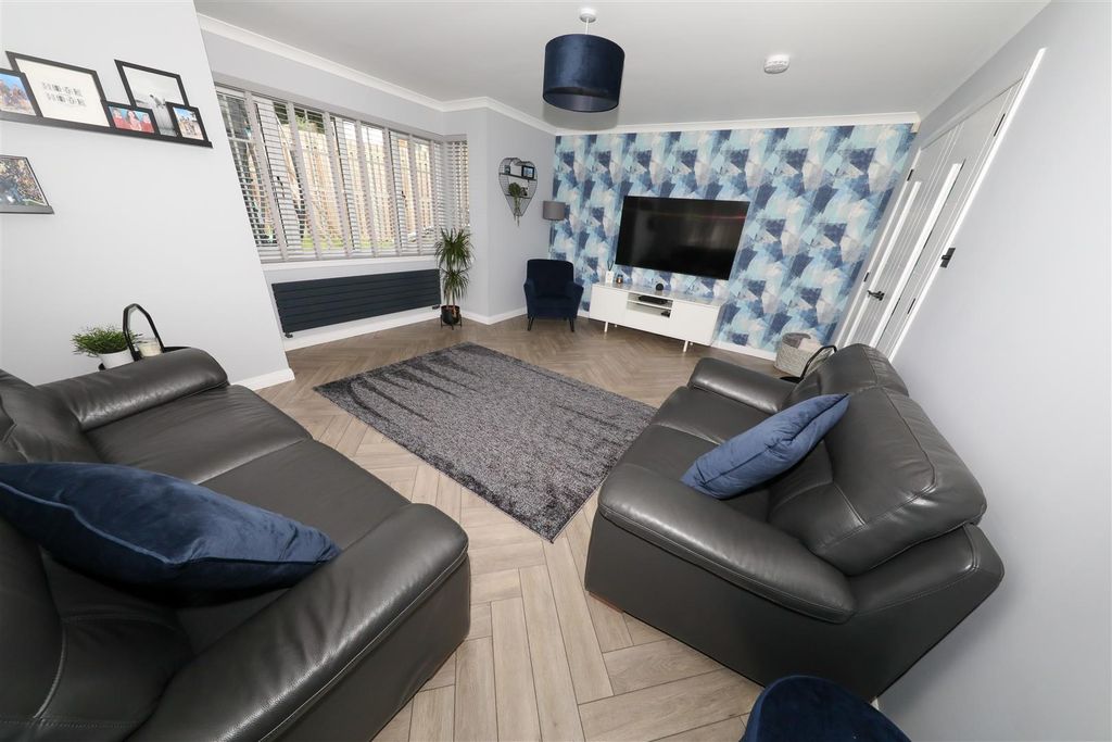 Property photo 3 of 33 C