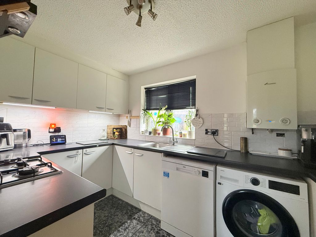 Property photo 2 of 14 Img1948