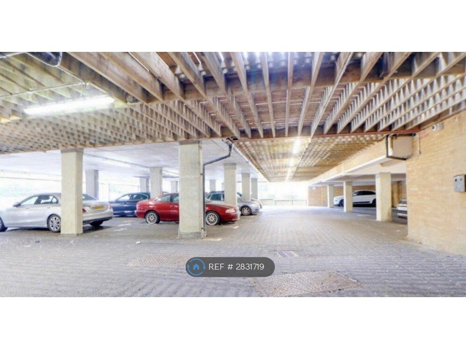 Property photo 3 of 10 Underground Parking