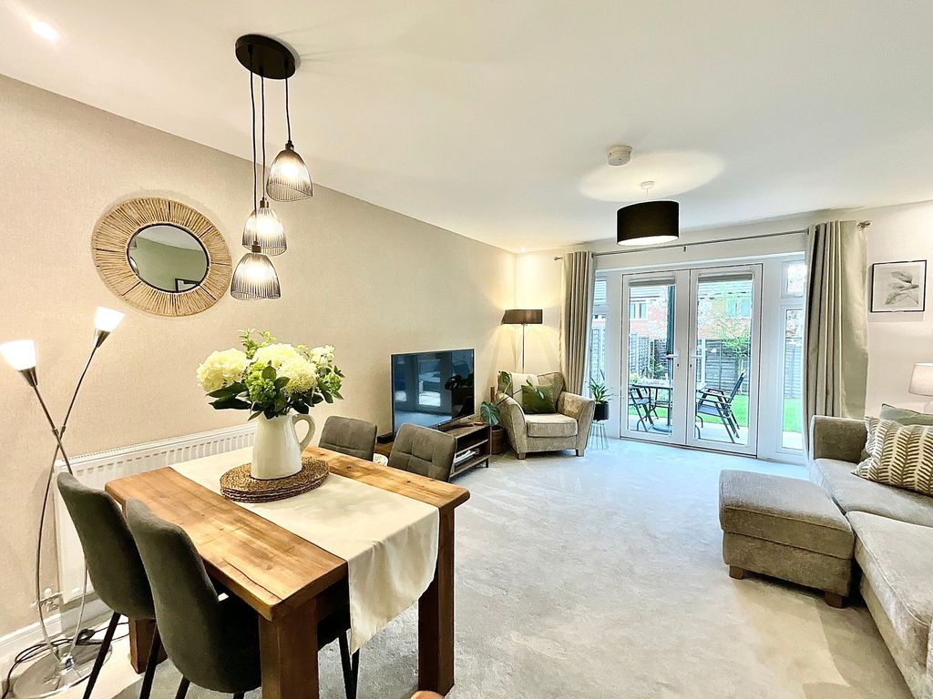 Property photo 3 of 24