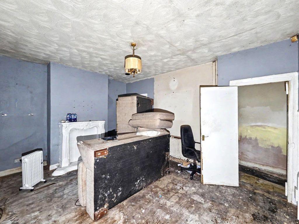Property photo 3 of 16