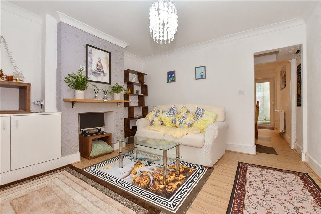Property photo 1 of 14 Lounge