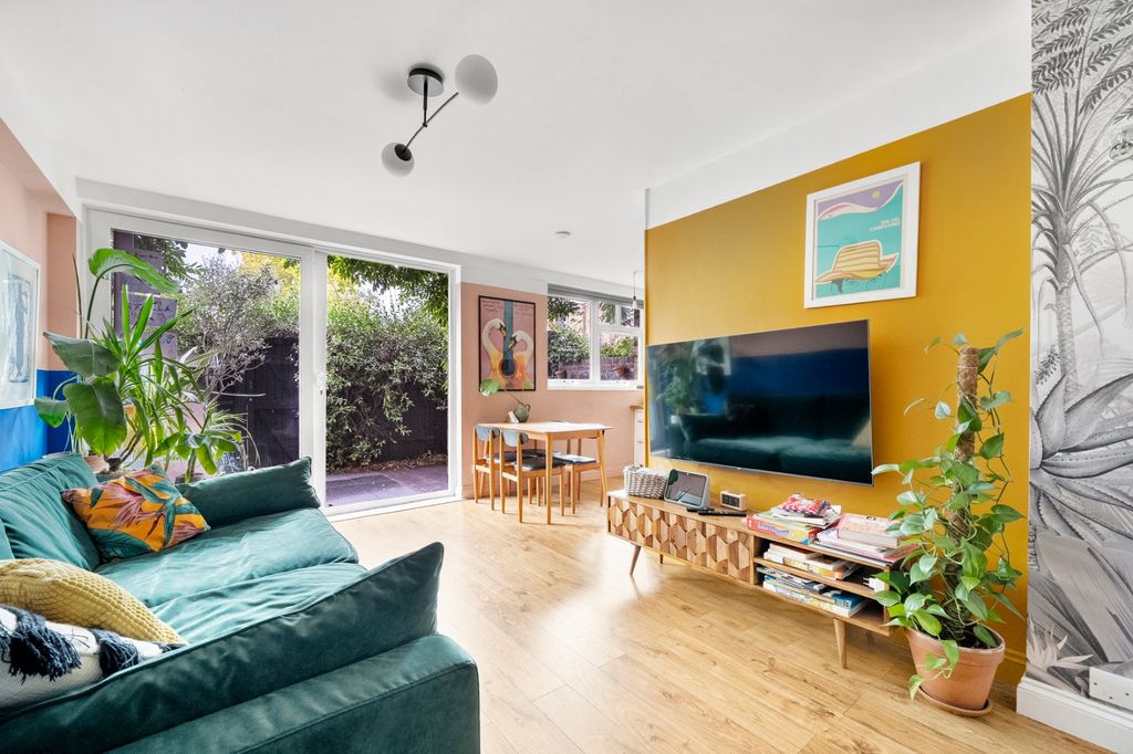 Property photo 1 of 23