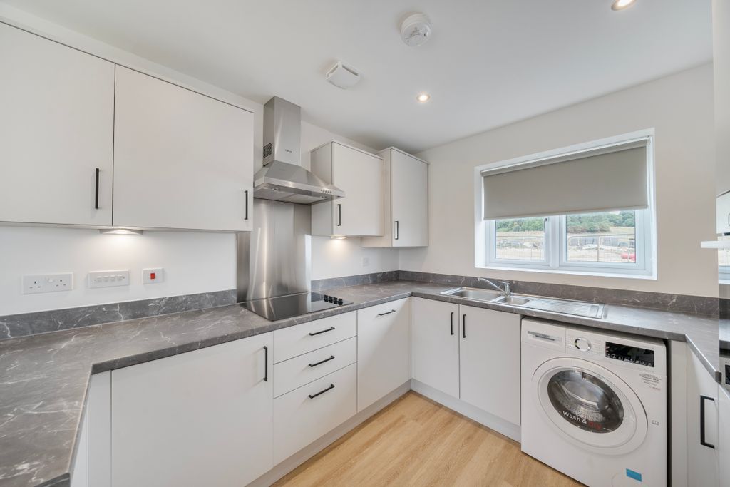 Property photo 2 of 18 Image