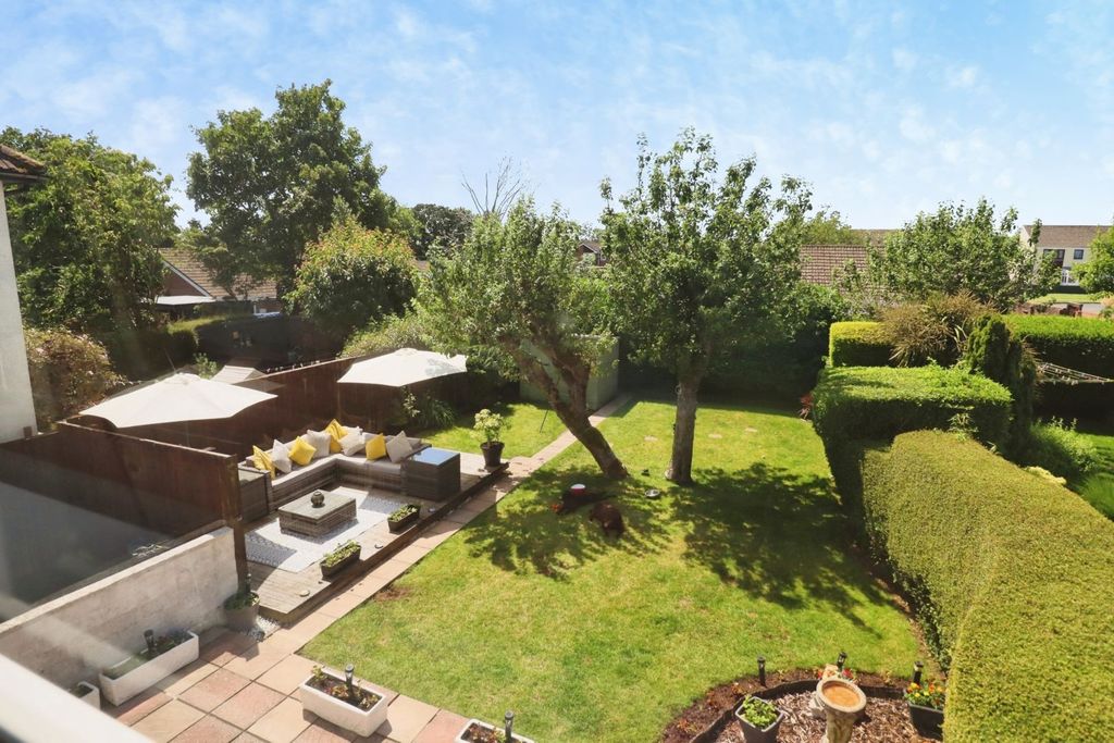Property photo 1 of 27