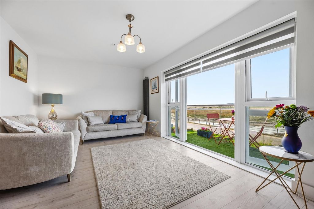 Property photo 2 of 43 Living Area