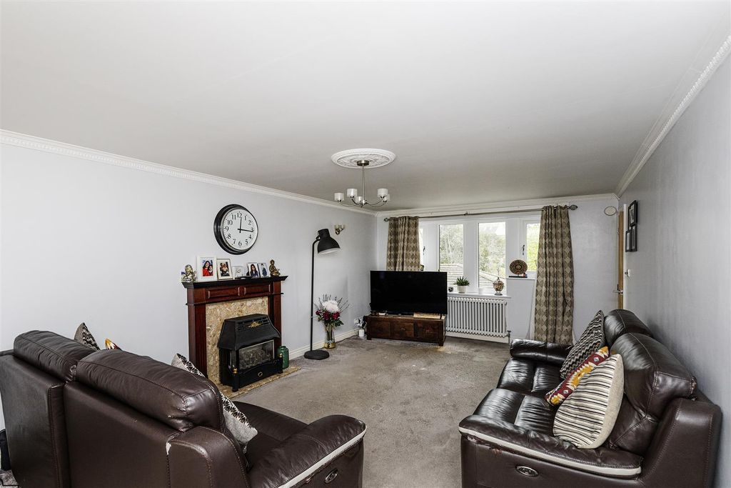 Property photo 3 of 45