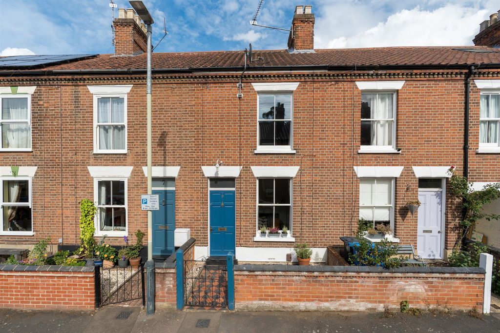 Property photo 1 of 25 9-Hillstreet-023.Jpg