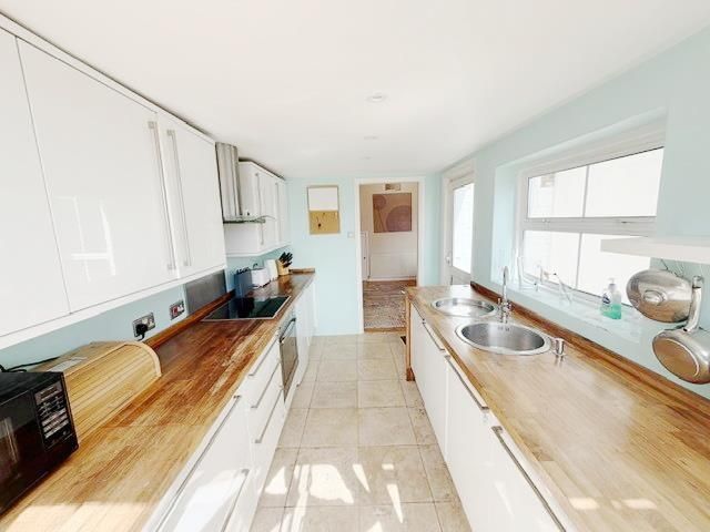 Property photo 3 of 20 Kit 2