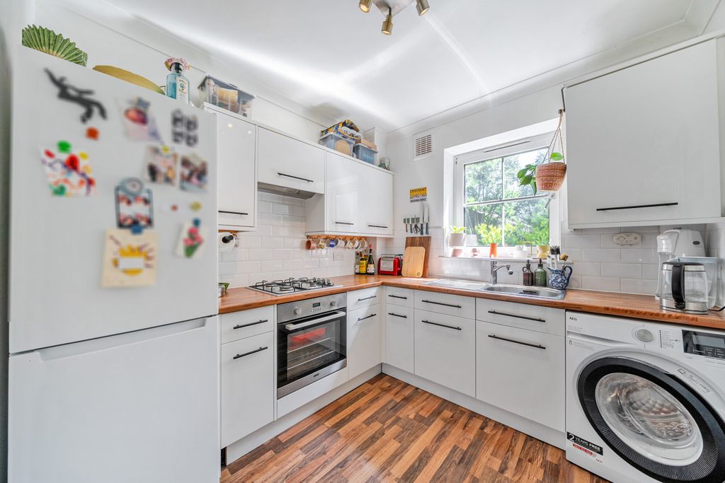 Property photo 3 of 15 1457352-7-6A0313c...