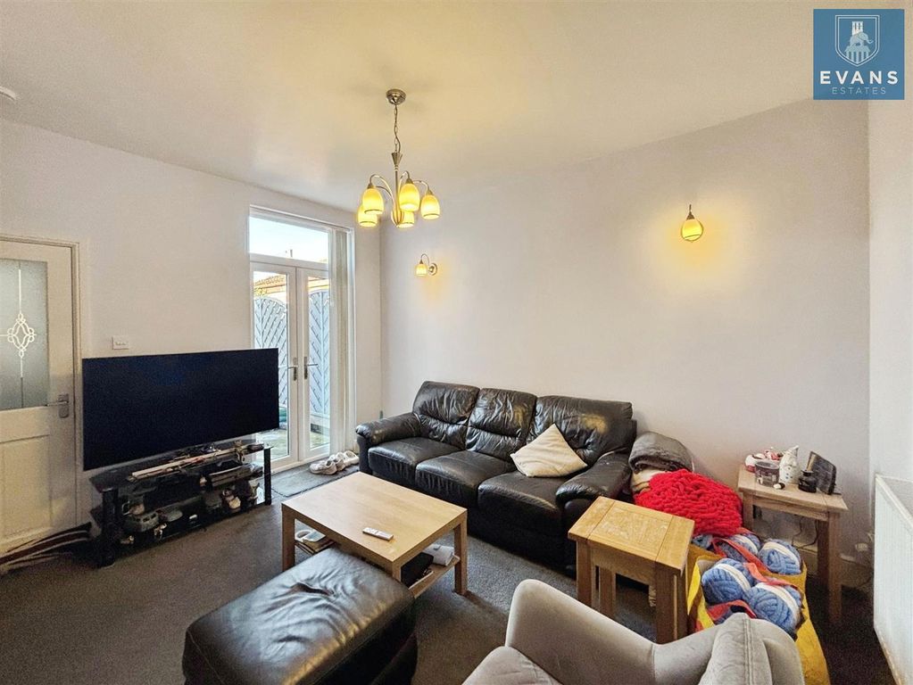 Property photo 2 of 17 Living Room