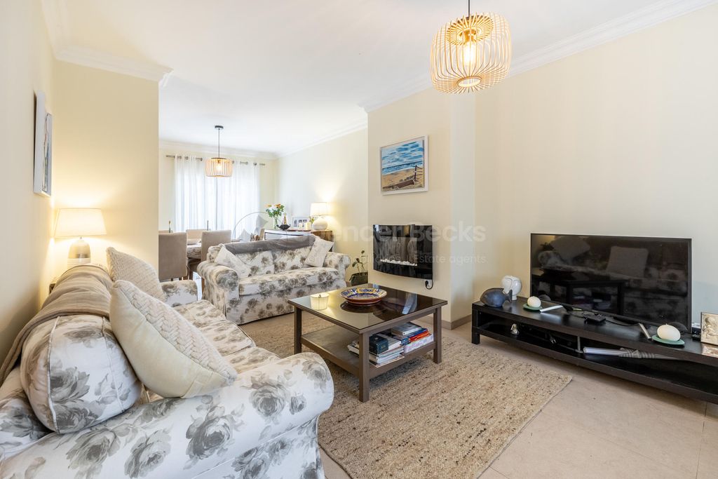 Property photo 3 of 34