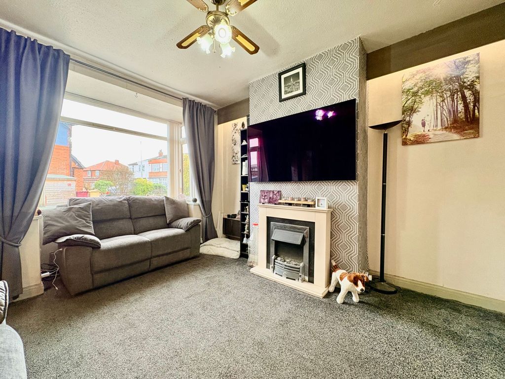 Property photo 2 of 23