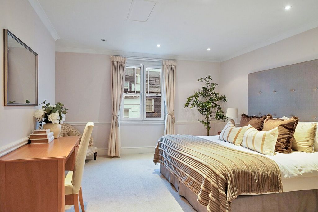 Property photo 1 of 50