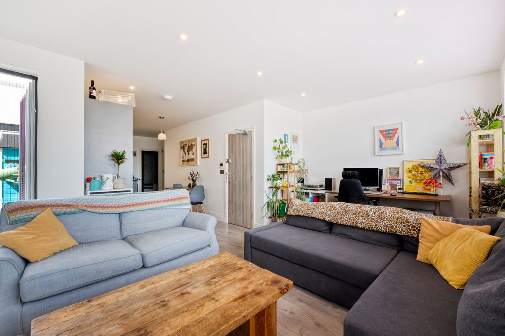 Property photo 3 of 17 Picture No. 04