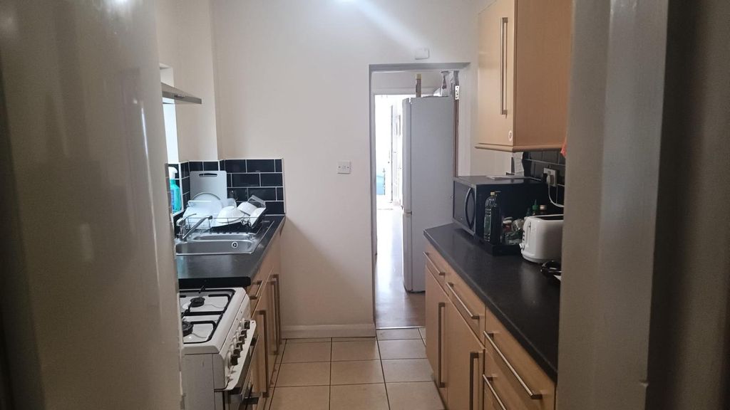 Property photo 3 of 5 4557142
