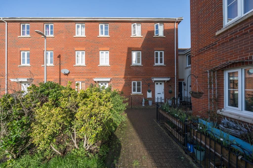 Property photo 1 of 21 External