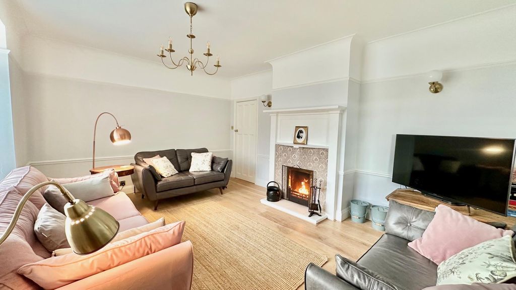 Property photo 3 of 45