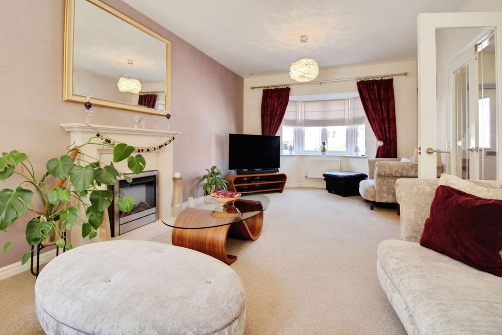Property photo 2 of 23