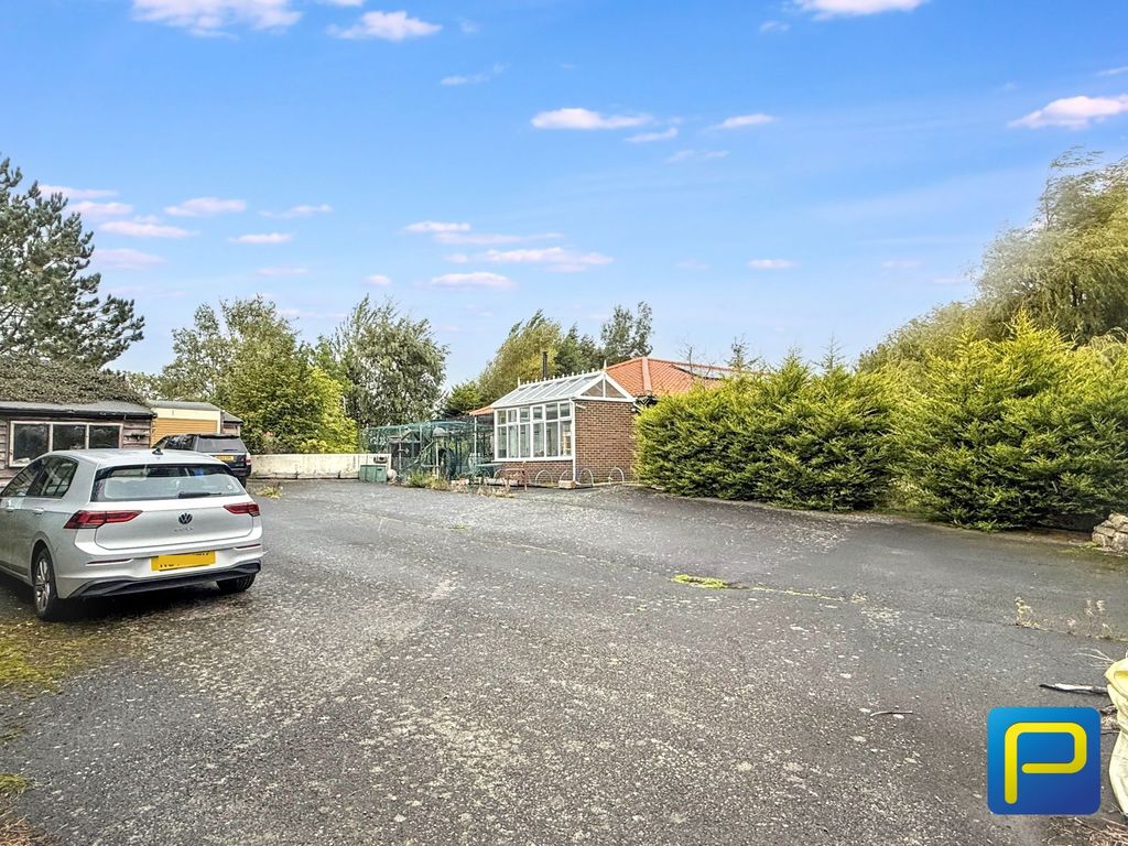 Property photo 2 of 40