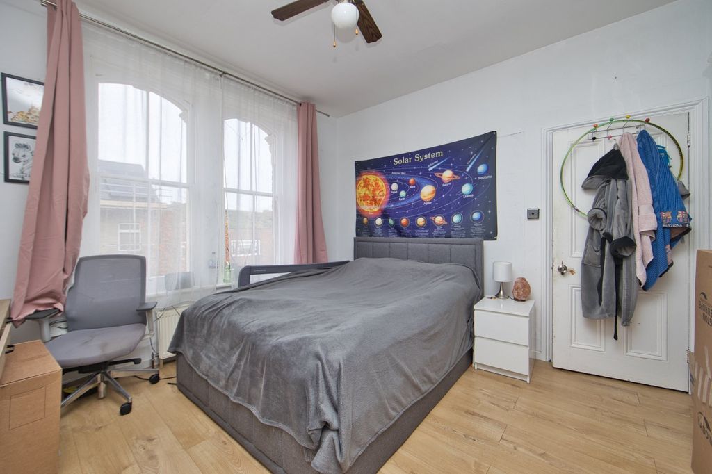 Property photo 3 of 12 Picture 3