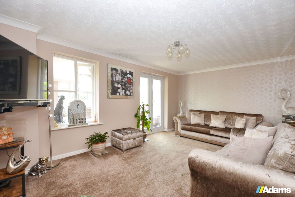 Property photo 3 of 28