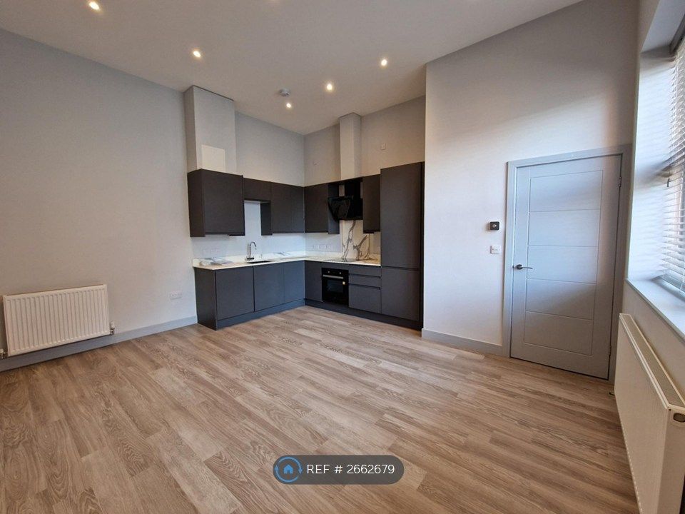 Property photo 2 of 6 Kitchen/Lounge Area