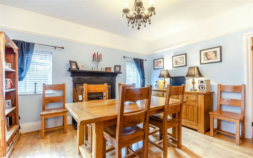 Property photo 3 of 19 Dining Room