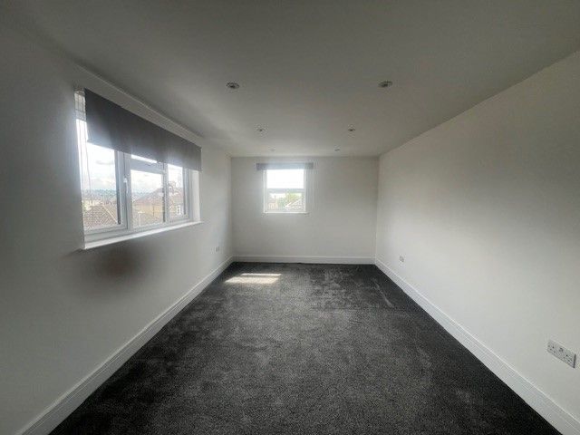 Property photo 3 of 13 875 Pcm
