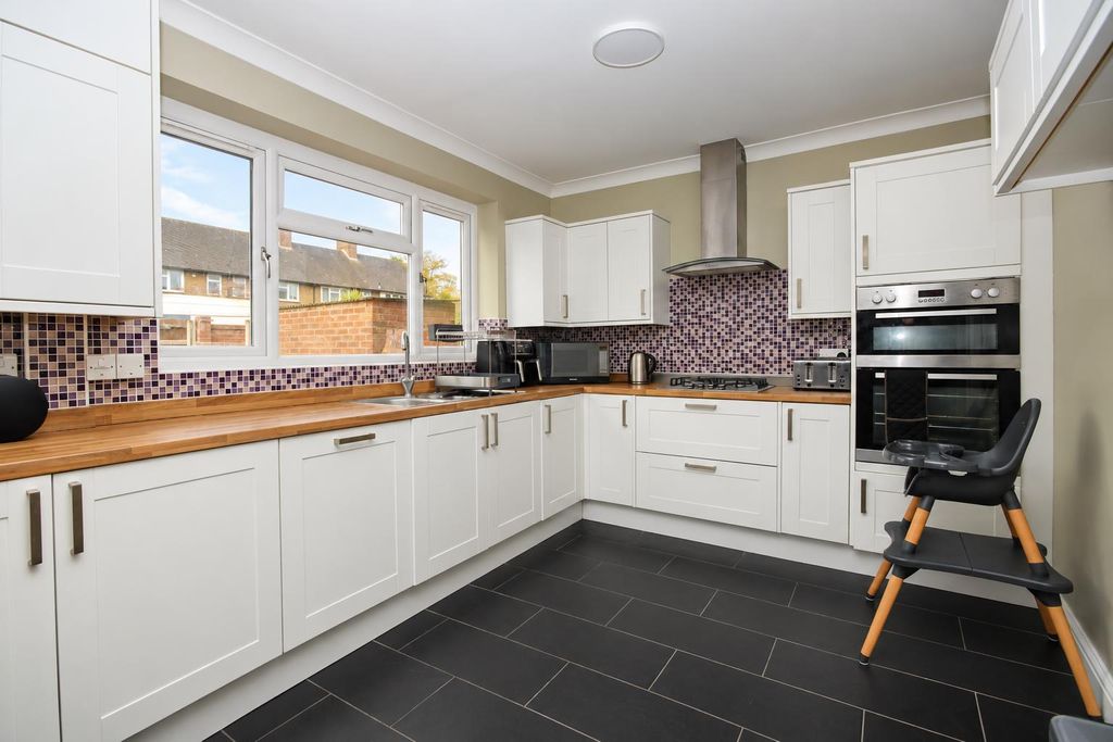 Property photo 2 of 16 1 (4).Png