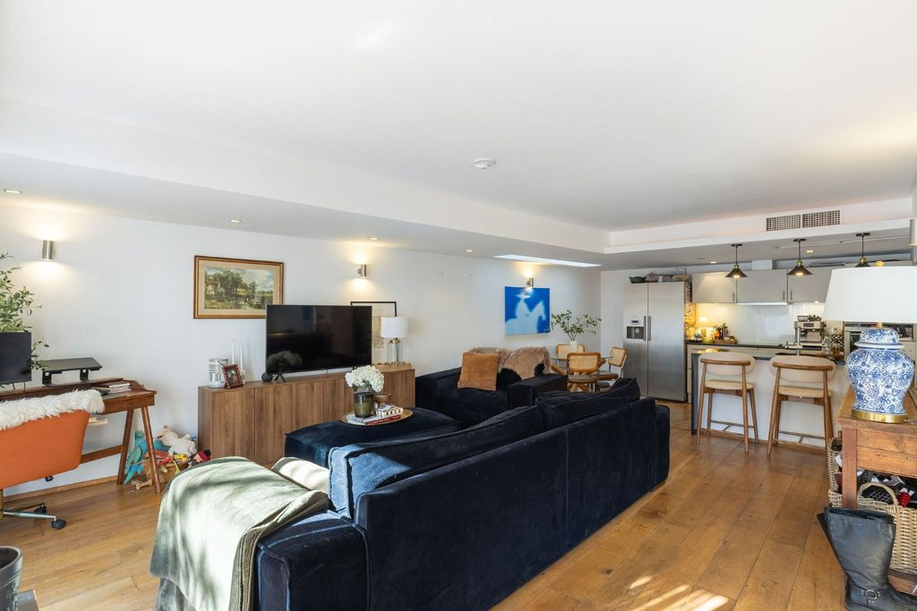 Property photo 1 of 13 5412880