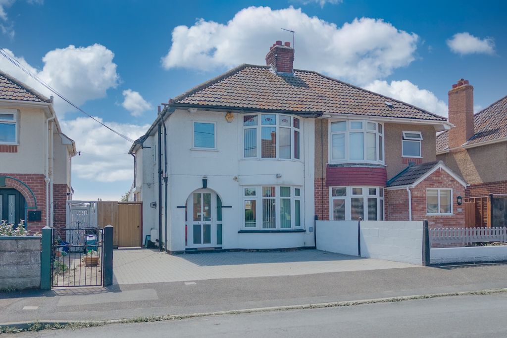 Property photo 1 of 17 Ewemove Taunton Lansdowne Road (1)