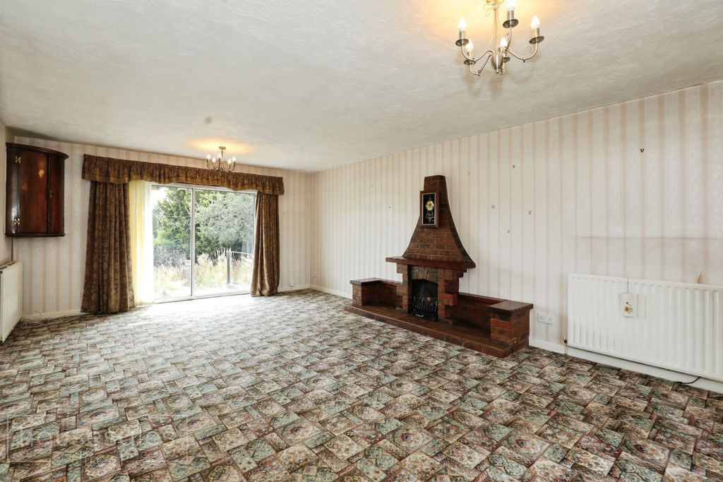 Property photo 3 of 23