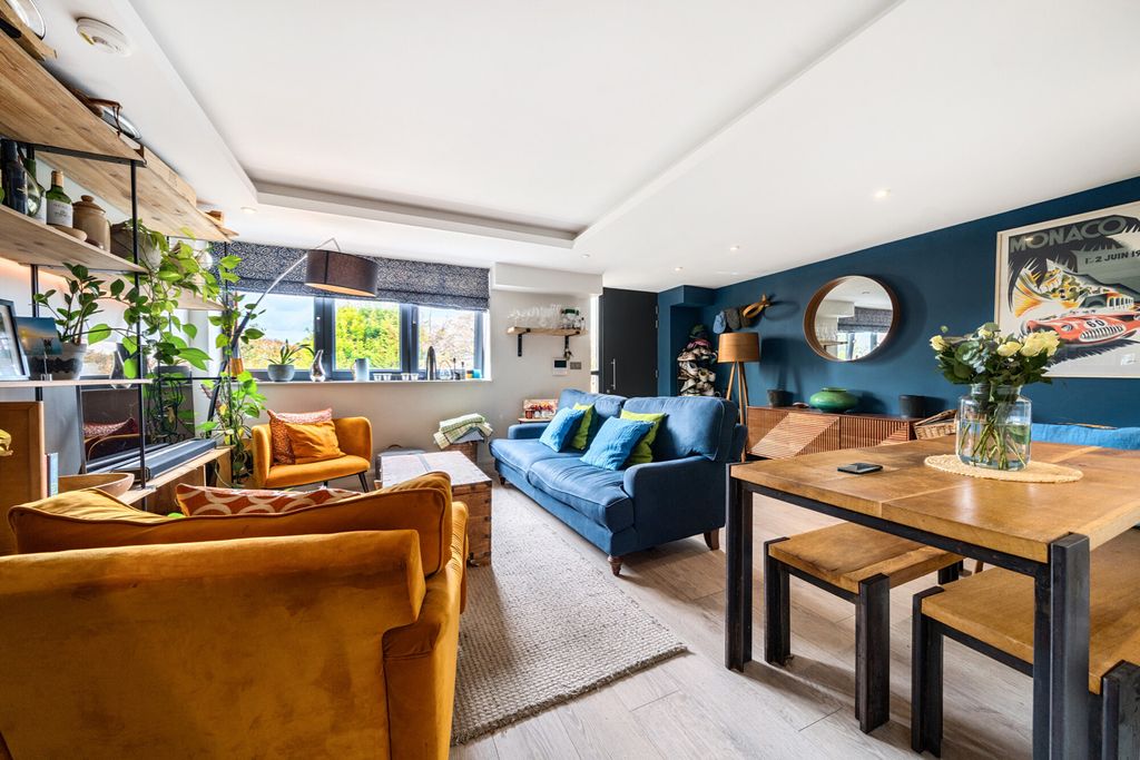 Property photo 2 of 18 Reception