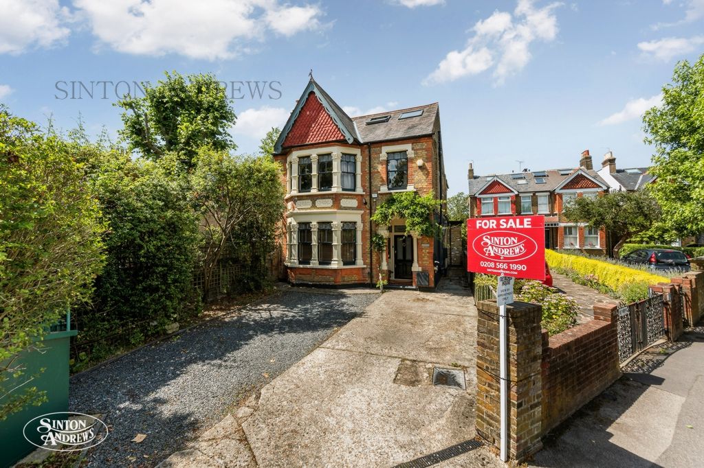 Property photo 1 of 18 Photo 2
