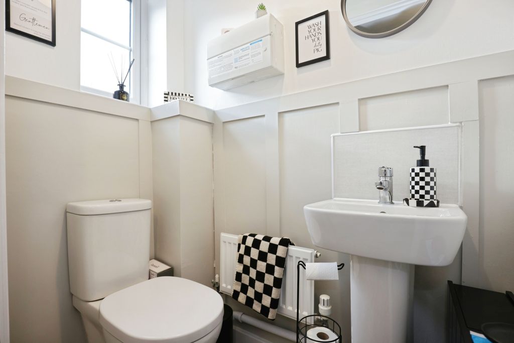 Property photo 3 of 13