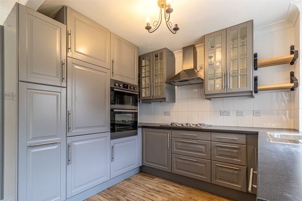 Property photo 3 of 16 Picture No. 13