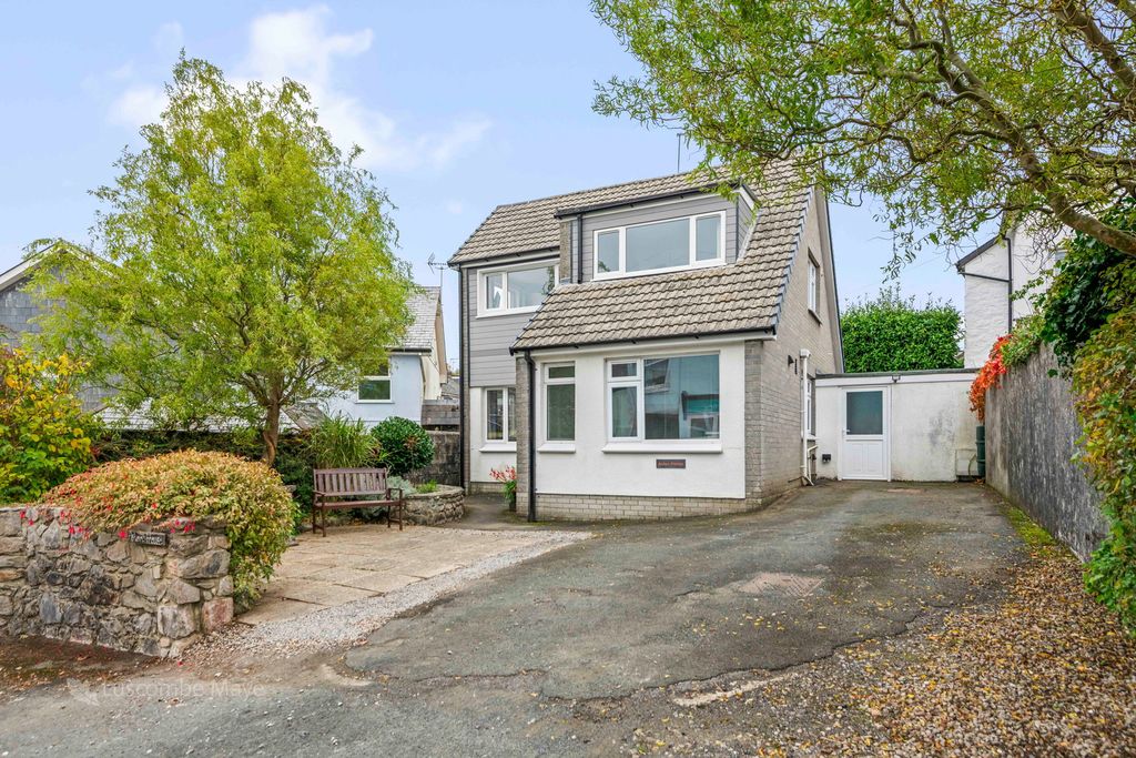 Property photo 2 of 16