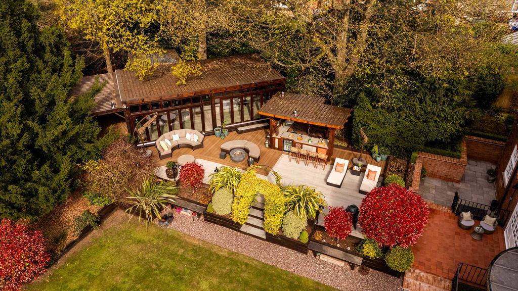 Property photo 3 of 77