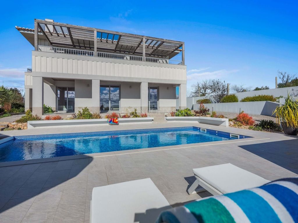 Property photo 1 of 30