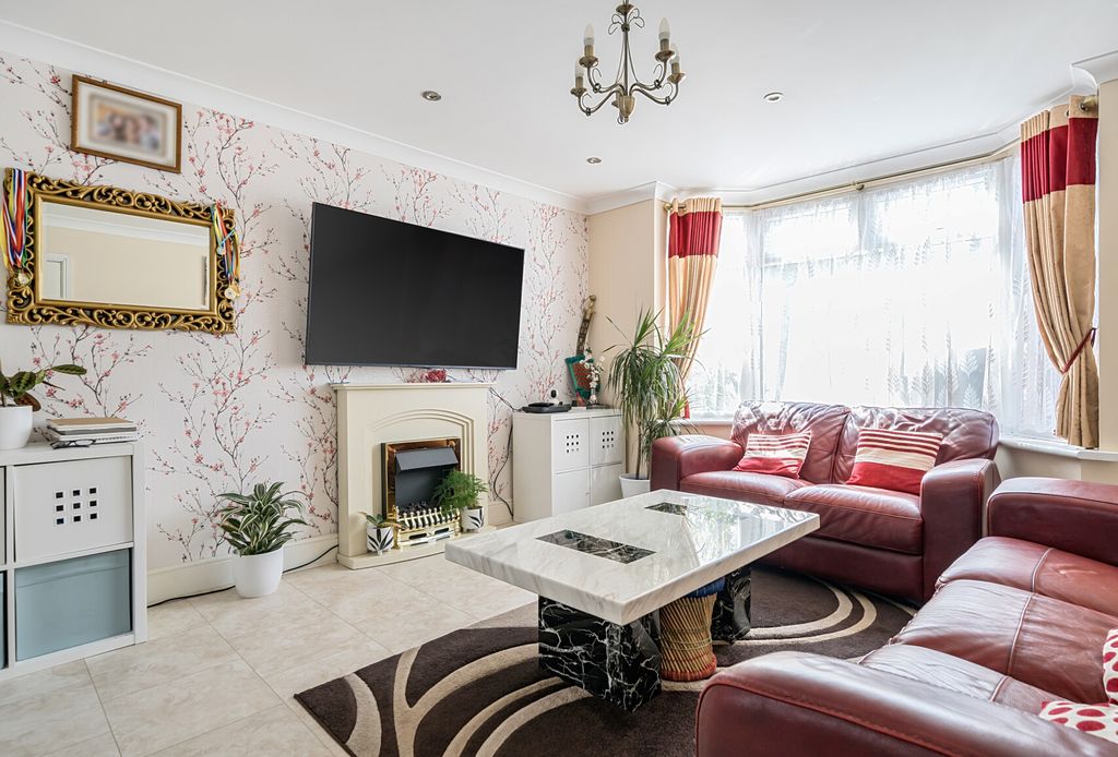 Property photo 3 of 11 Picture 3