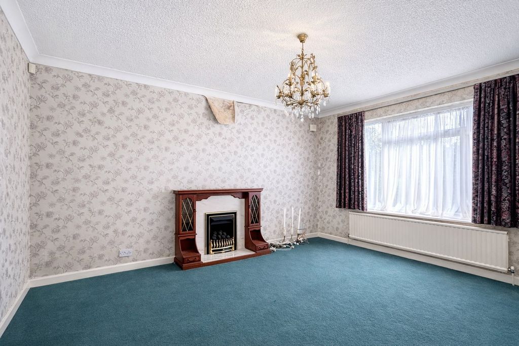 Property photo 2 of 12