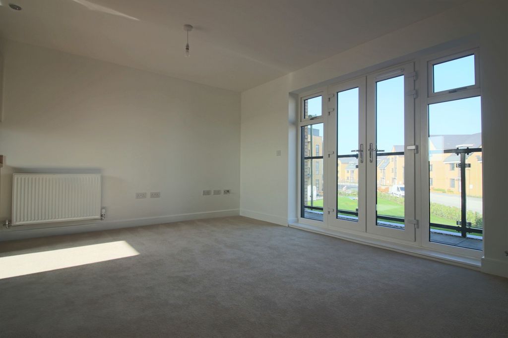 Property photo 2 of 8 85 Cashmere Living Room