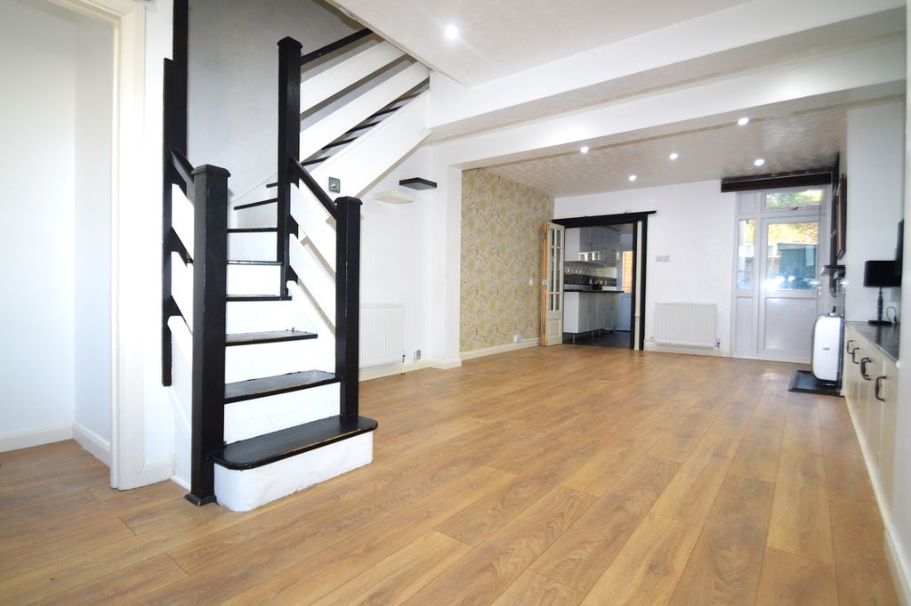 Property photo 2 of 9 Dsc_0372