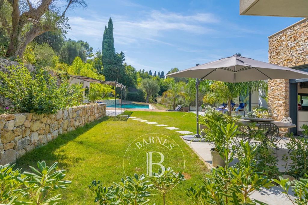 Property photo 2 of 24