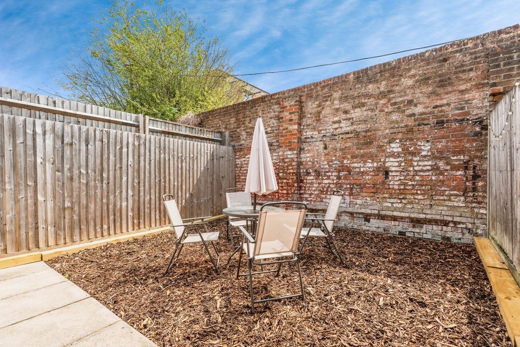 Property photo 2 of 16 Photo