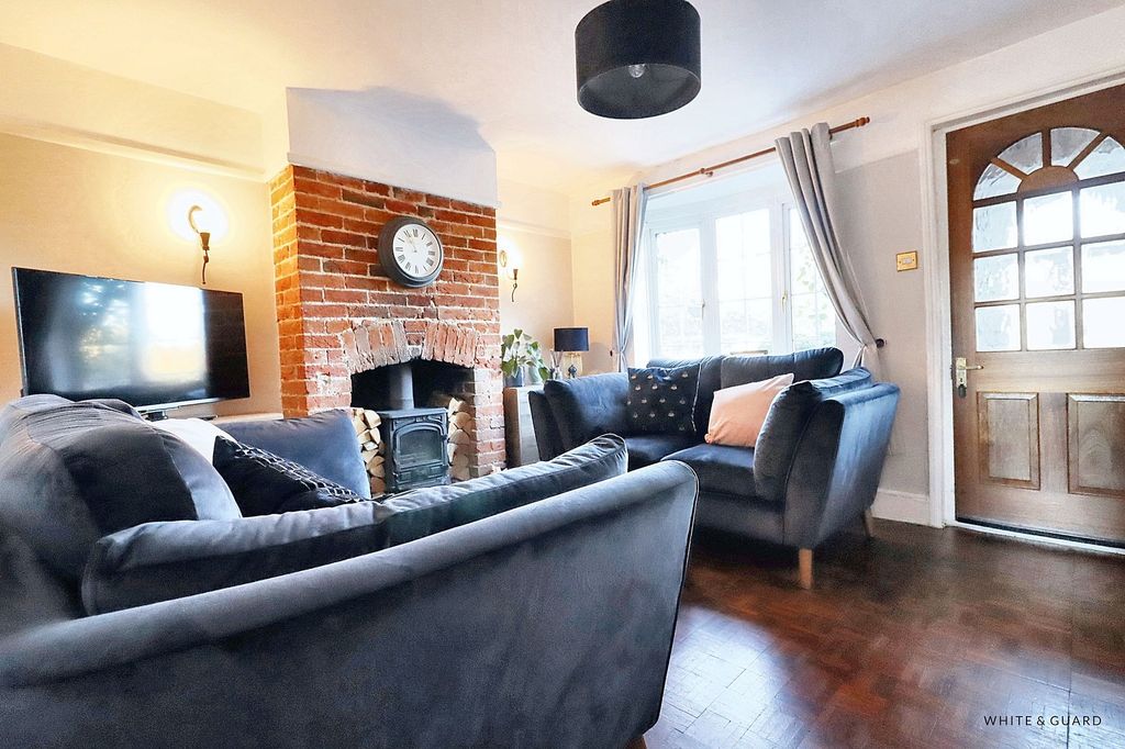 Property photo 3 of 13